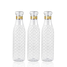 Water bottle with diamond pattern, for kids, close-up